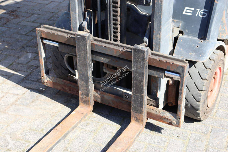 Chariot élévateur Linde E16