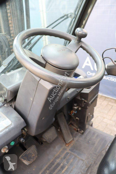 Nissan 30 Forklift