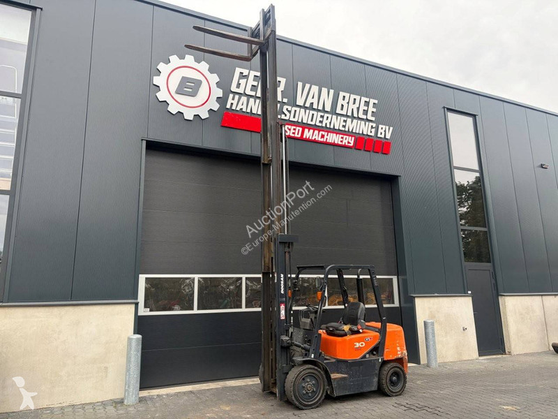 Chariot élévateur Doosan B30G