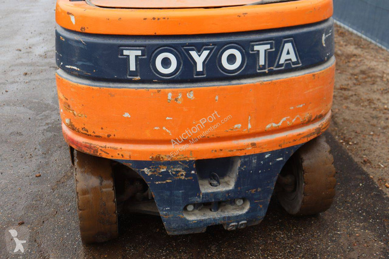 Кар Toyota 20