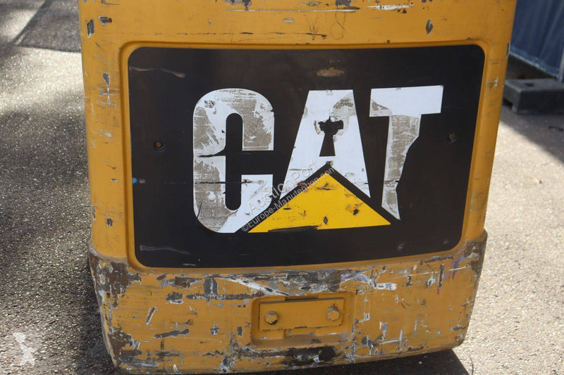 رافعة شوكية Caterpillar EC25NY-AC