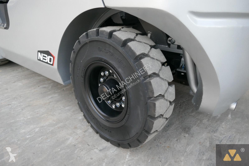 رافعة شوكية  FD30T-NJB1