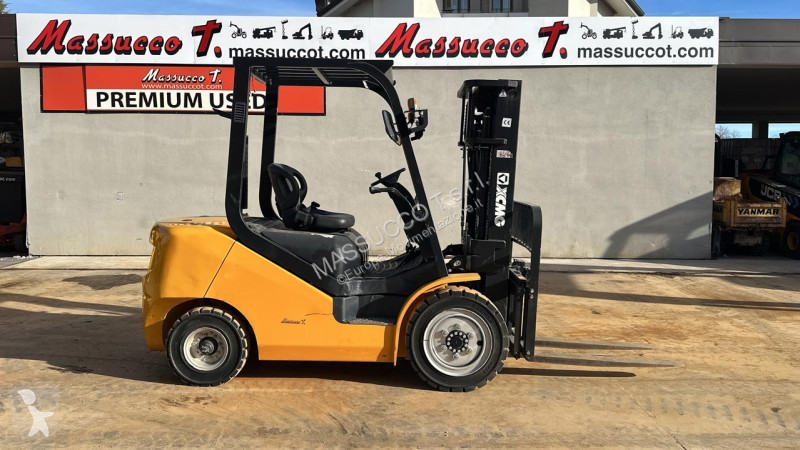 رافعة شوكية XCMG FD35T