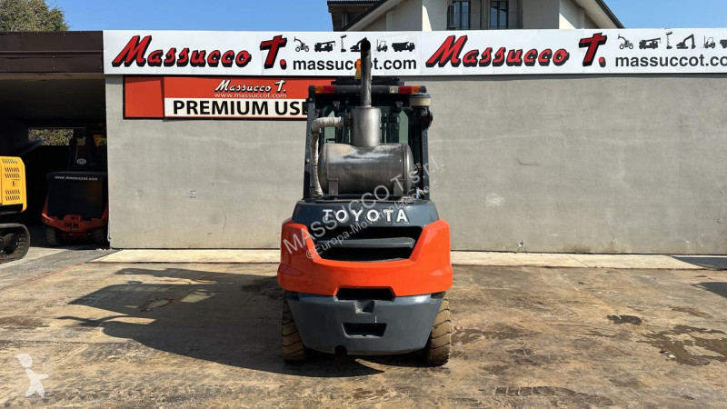 رافعة شوكية Toyota