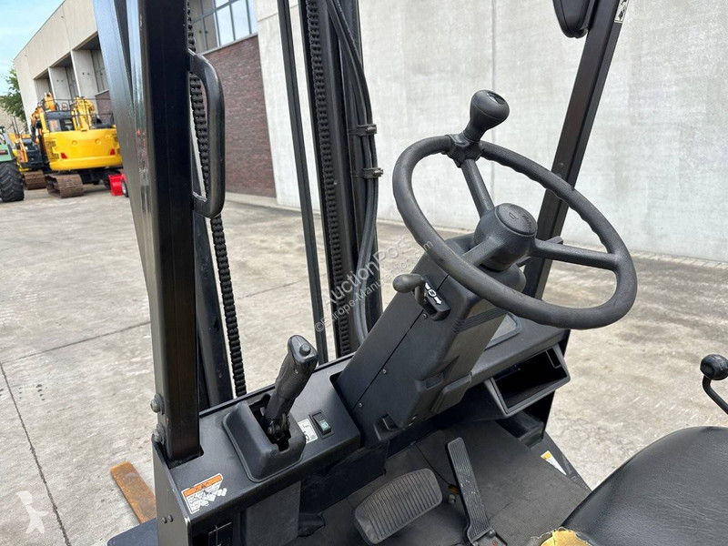 Кар Yale GLP20RF