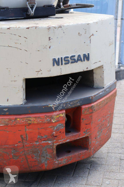 Teleskopický manipulátor Nissan KCUGH02F350