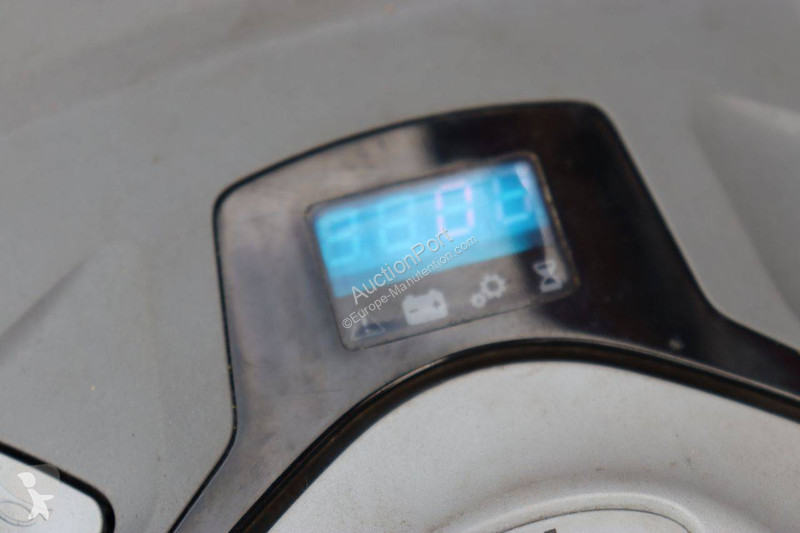 Teleskopický manipulátor BT SWE140L