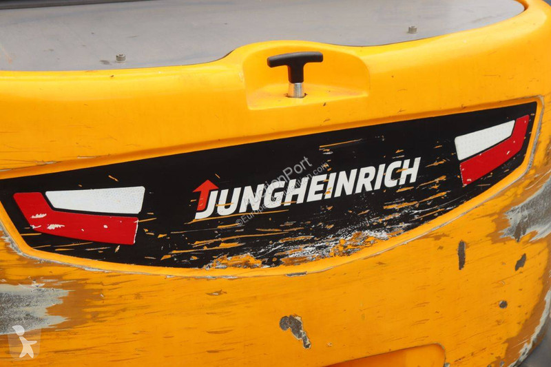 Chariot élévateur Jungheinrich 425S