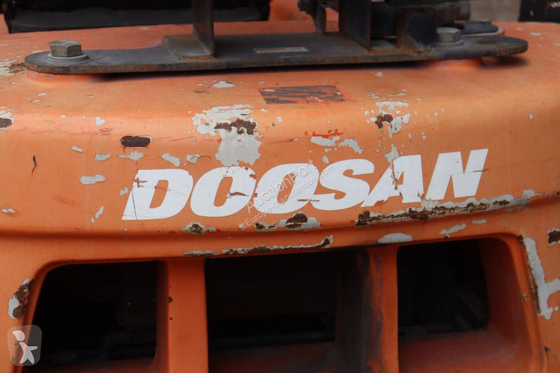 Навантажувач вилковий Doosan G25G