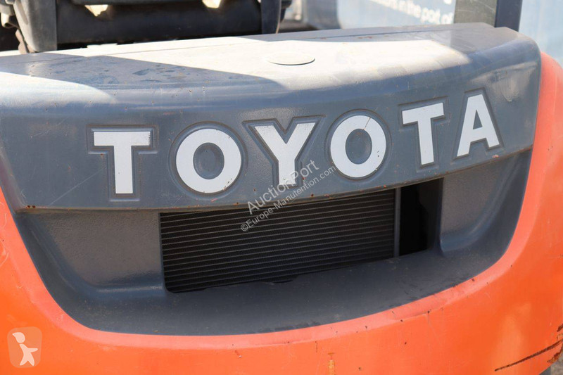 Carretilla elevadora Toyota 02-8FD15