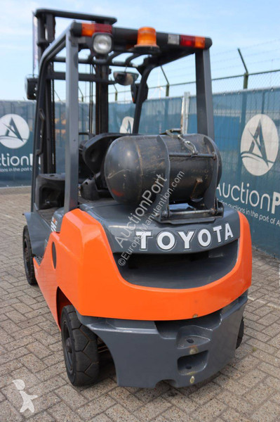 Carretilla elevadora Toyota 02-2FG25