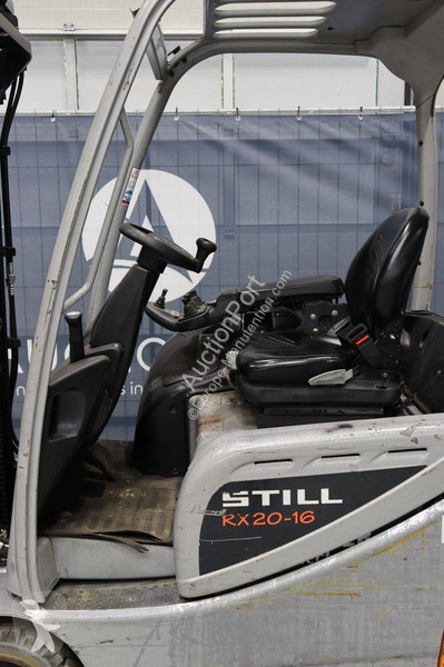 Chariot élévateur Still