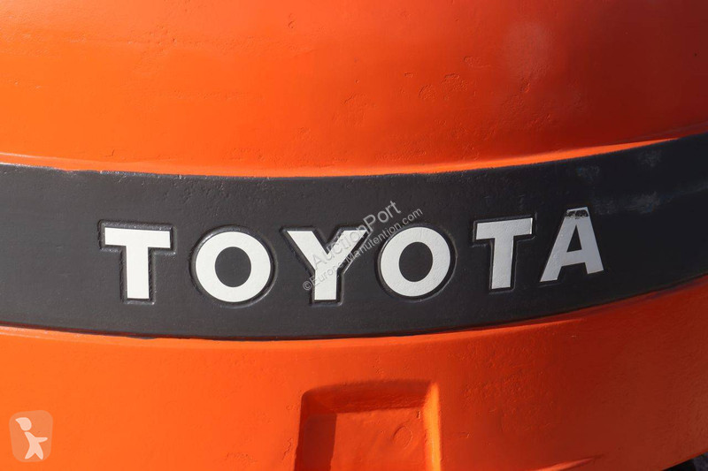 Wózek podnośnikowy Toyota