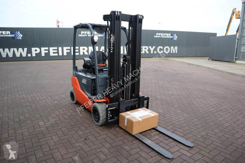 Teleskopický manipulátor Toyota 8FBM20T Valid...
