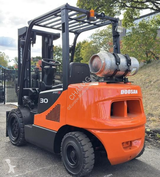 Stivuitor Doosan fenwick Chariot élévateur 3t...