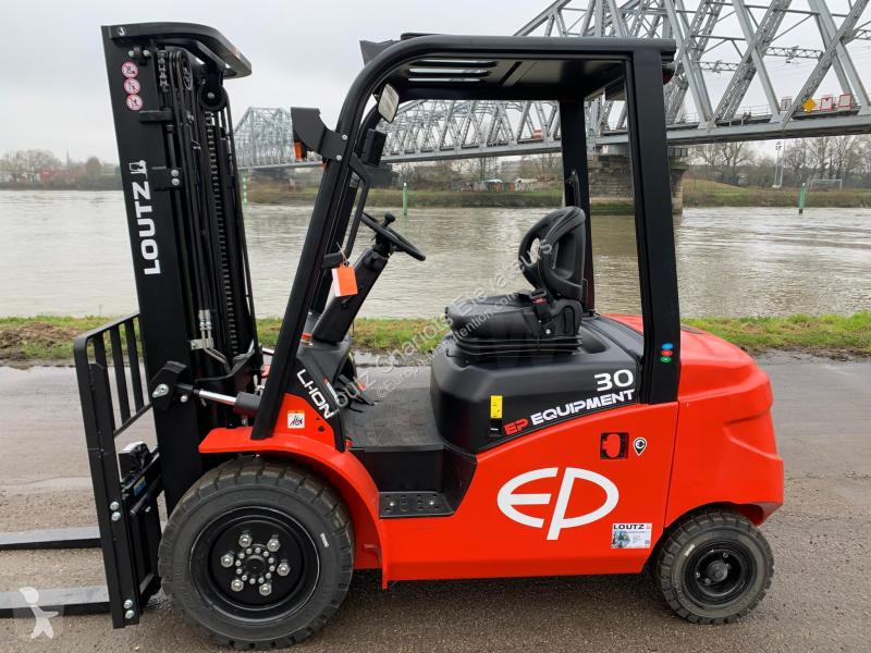 Carrello elevatore EFL303
