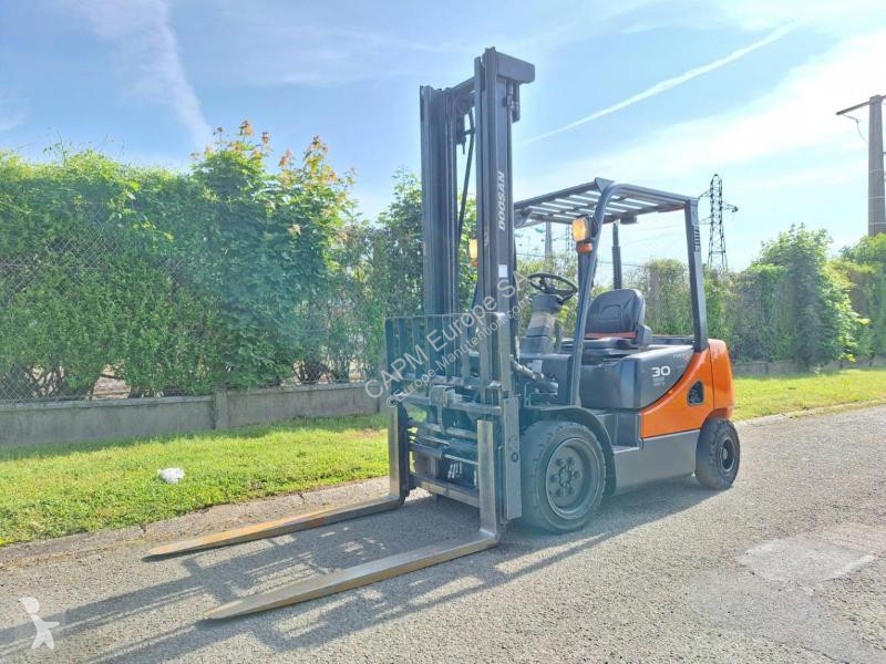 Teleskopický manipulátor Doosan D30S 5