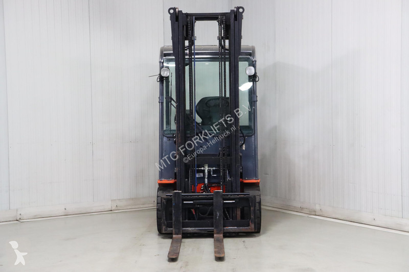 Teleskopický manipulátor Toyota 8FBMKT25
