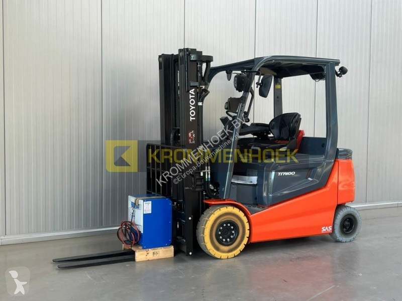Teleskopický manipulátor Toyota 9 FBM 25 T
