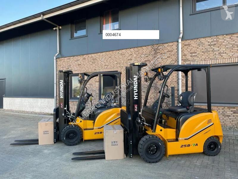 Løftetruck Hyundai 25B-7A 2.5 ton Triplex...
