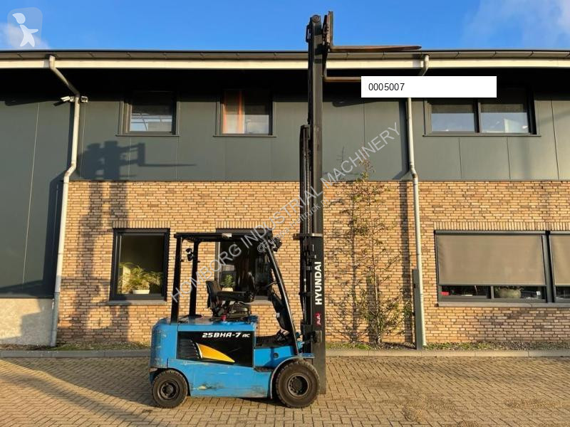 Heftruck Hyundai 25BHA-7 2.5 ton Triplex...