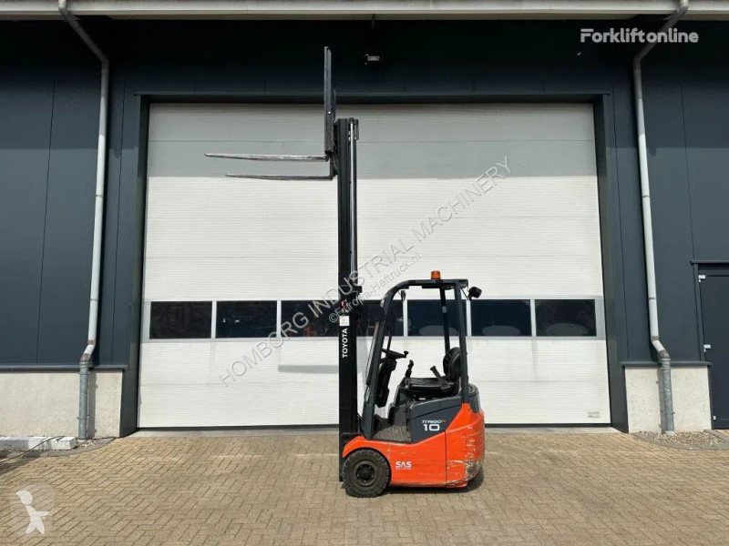Teleskopický manipulátor Toyota Traigo 10...