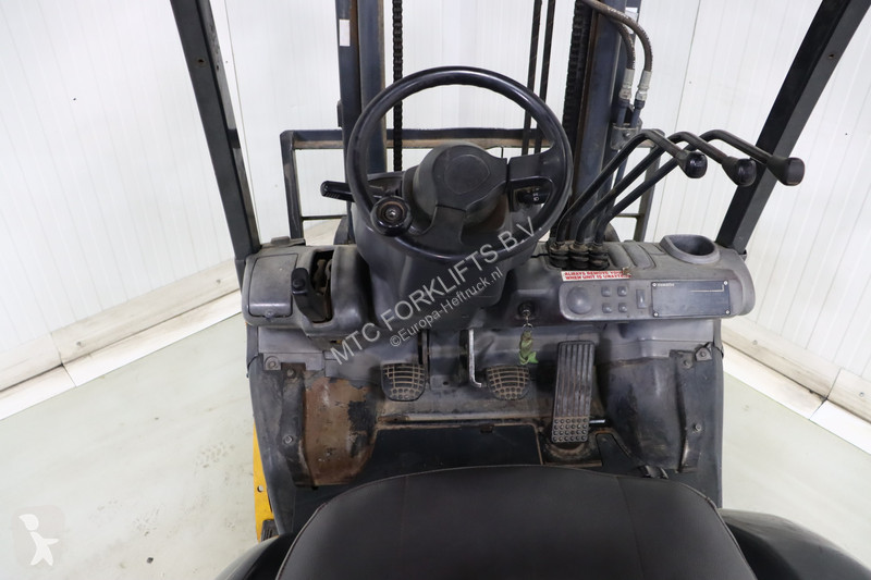 Teleskopický manipulátor Komatsu FD18T-20