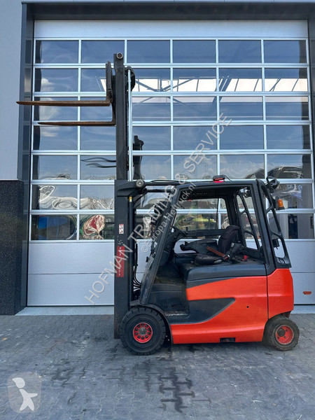 Teleskopický manipulátor Linde E25P/600HL