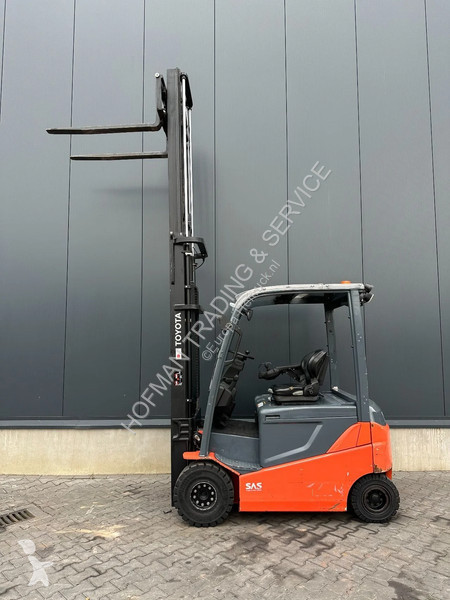 Teleskopický manipulátor Toyota 8FBMKT25