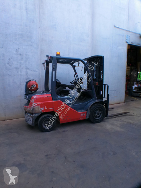 Carretilla elevadora Toyota 02-8FGF30 MATRICULADA