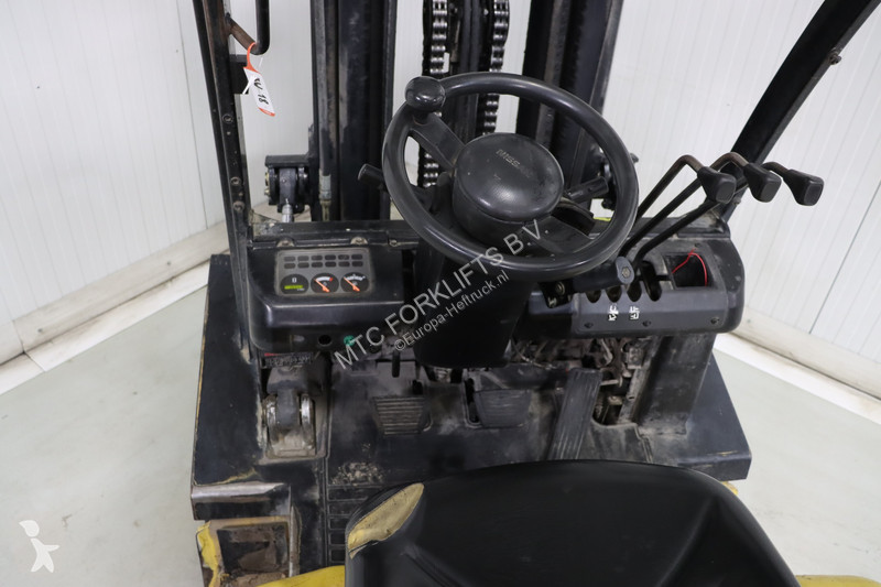 Nissan FGD02A30Q Gabelstapler