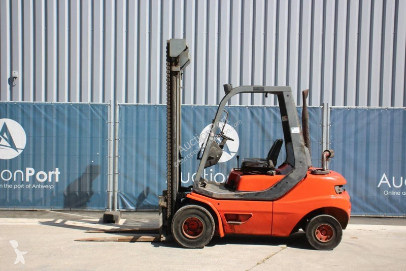 Chariot élévateur Linde D-02