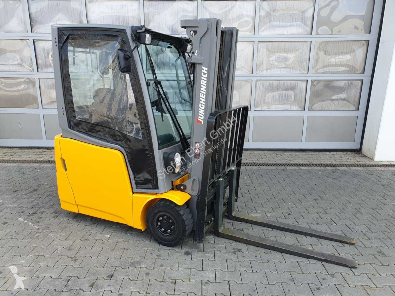رافعة شوكية Jungheinrich EFG 215 / Triplex...