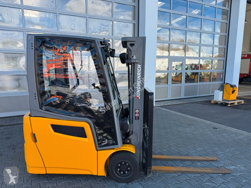 رافعة شوكية Jungheinrich EFG 215 / Triplex:...