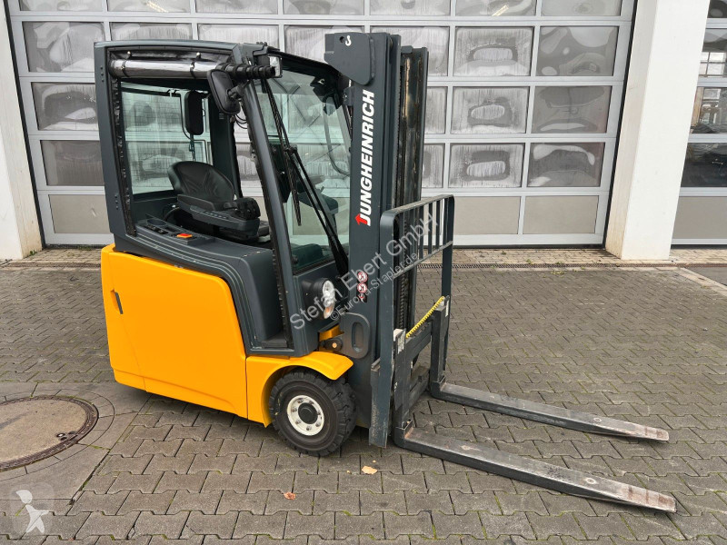 رافعة شوكية Jungheinrich EFG 215 / Triplex:...