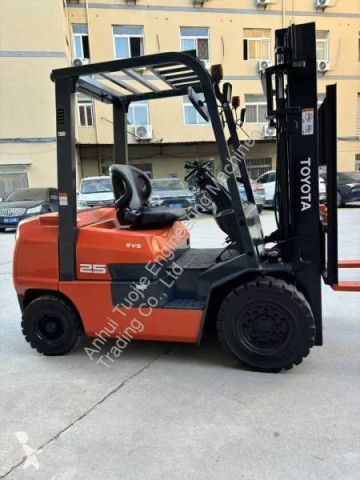 Naftový vozík Toyota