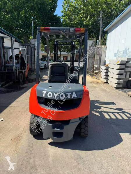 رافعة شوكية Toyota 3-Ton