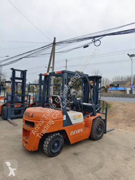 رافعة شوكية Heli 3-Ton