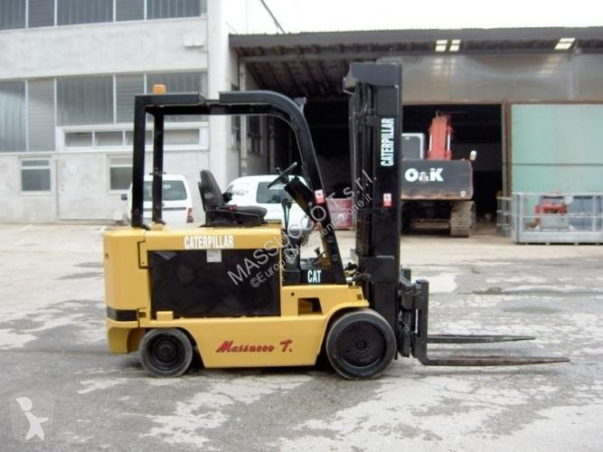 رافعة شوكية Caterpillar M100D