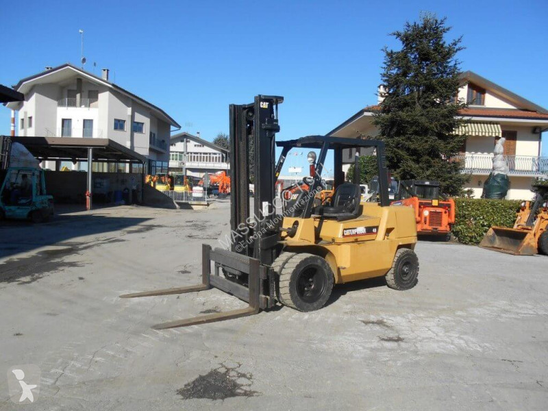 رافعة شوكية Caterpillar DP40KL