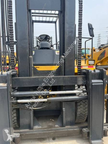 رافعة شوكية ثقيلة Komatsu 20-Ton