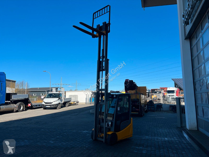 رافعة شوكية Jungheinrich EFG 215 / Triplex:...