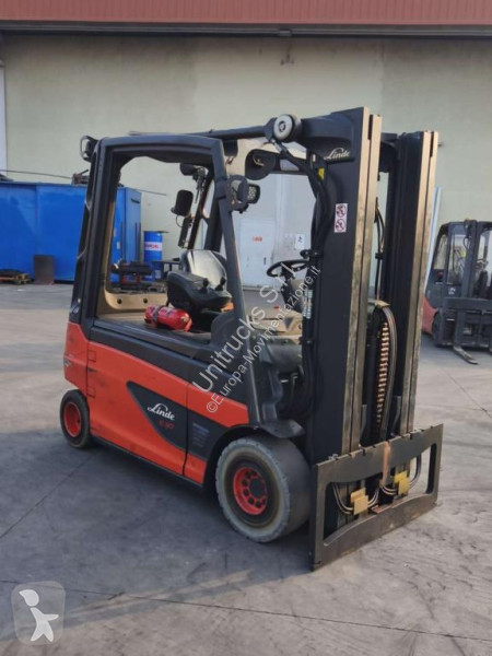 Vysokozdvižný vozík Linde E30L-01