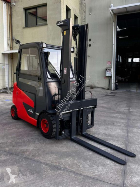 رافعة شوكية Linde E30SH