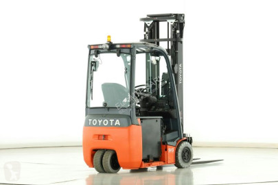 رافعة شوكية كهربائية Toyota