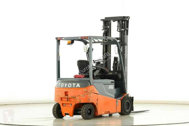رافعة شوكية Toyota