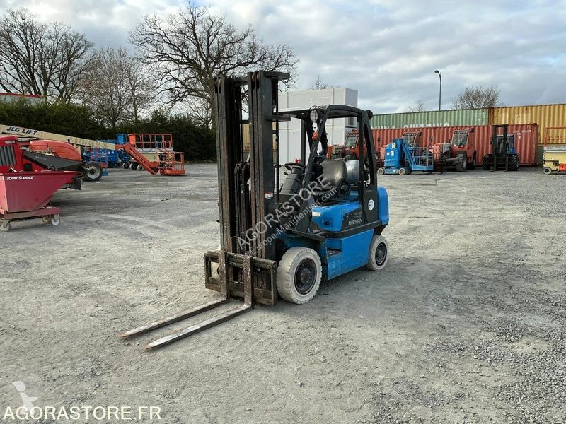 رافعة شوكية Nissan UD02A25PQ - 3F550