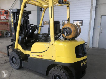 رافعة شوكية غازية Hyster