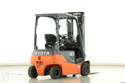 رافعة شوكية كهربائية Toyota