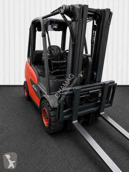 رافعة شوكية Hyster